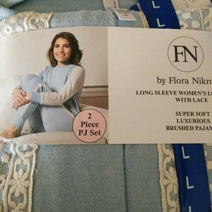 Flora Nikrooz pajamas/loungewear Blue.